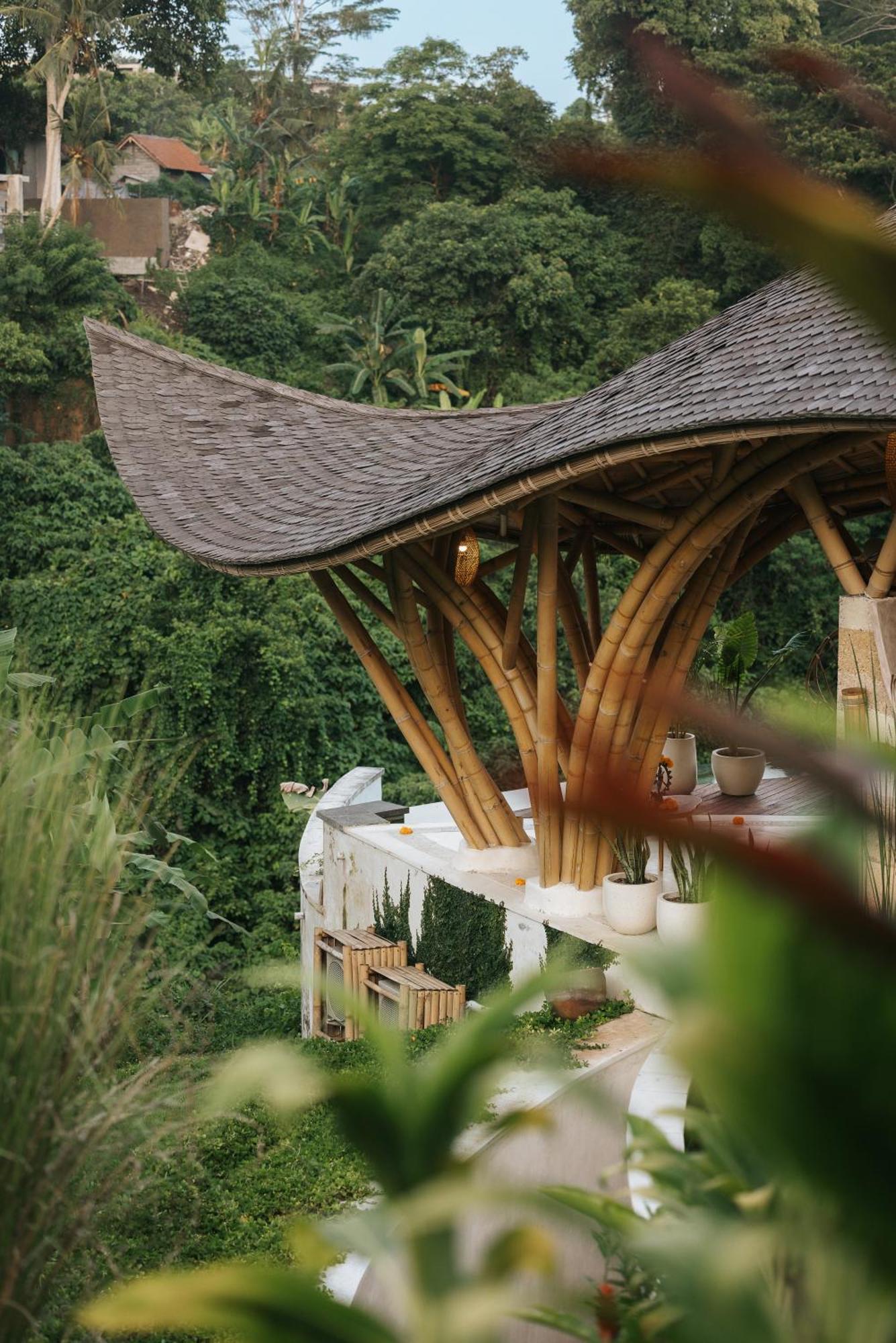 ホテル Solana Wellness Retreat ウブド エクステリア 写真